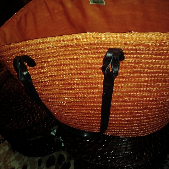 NEIMAN MARCUS ๐ BIG TOTE BAG๐ FABULOUS VINTAGE GIFT GIVING. ๐ - Picture 2 of 8